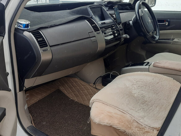 2009 Toyota Prius II Рестайлинг (XW20), белый, 730000 рублей - вид 3