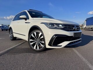 2021 Volkswagen Tiguan II Рестайлинг, белый, 2800000 рублей, вид 1