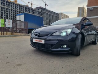 2011 Opel Astra GTC J Рестайлинг, чёрный, 700000 рублей, вид 1
