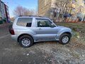 2004 Mitsubishi Pajero III Рестайлинг, серебристый - вид 3