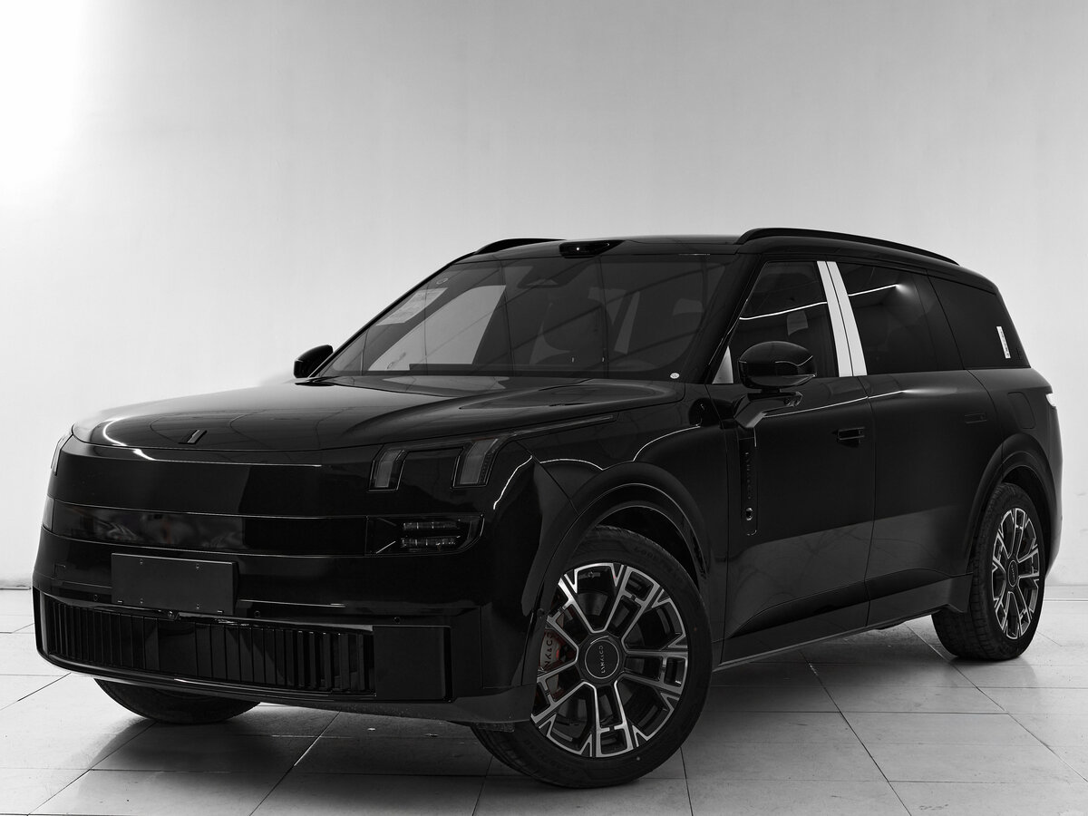 Lynk & Co 900