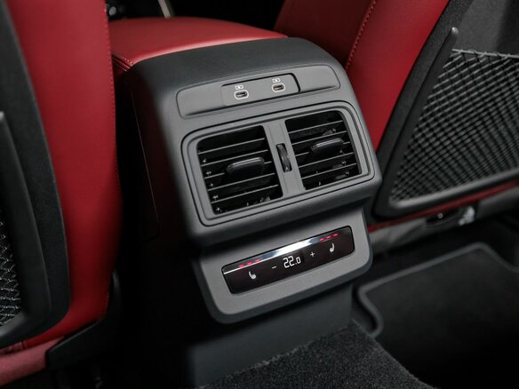 2025 Audi SQ5 Sportback II, чёрный, 14450000 рублей - вид 25