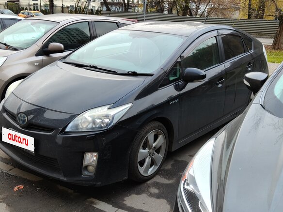 2010 Toyota Prius III (XW30), чёрный, 900000 рублей - вид 2