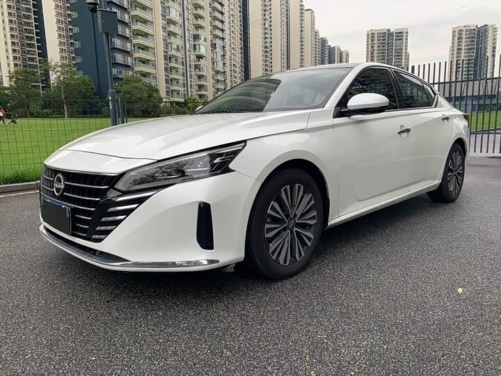 Nissan Teana IV