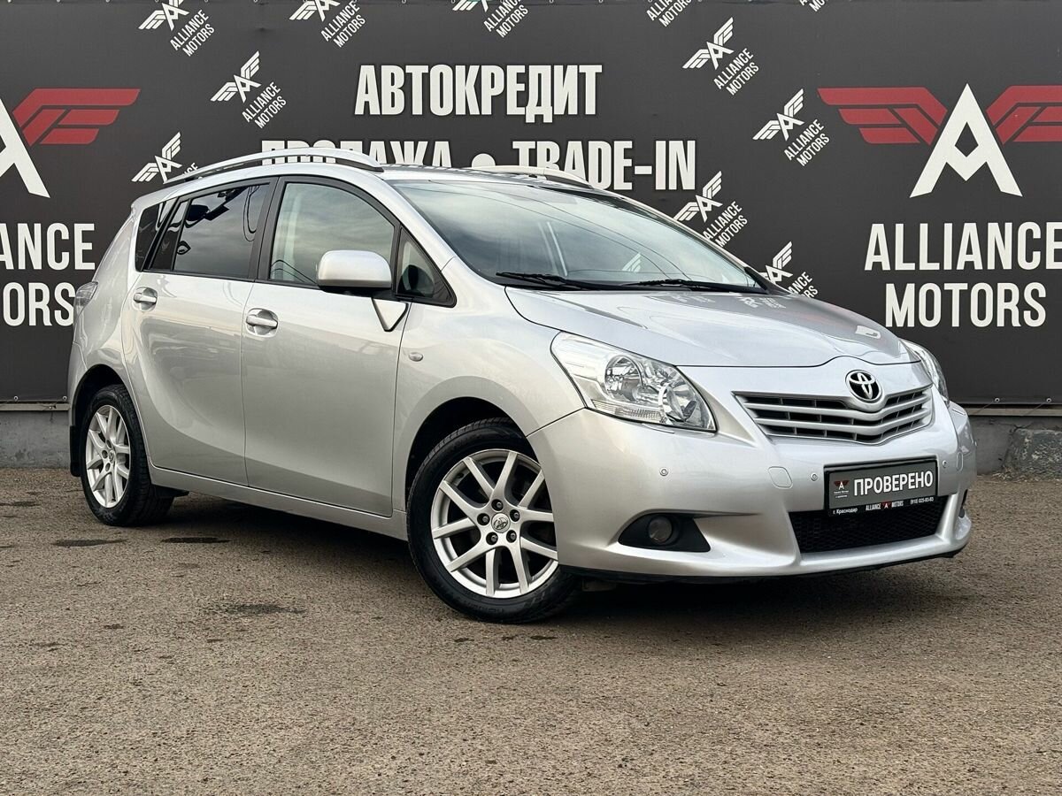 Toyota Verso I Рестайлинг