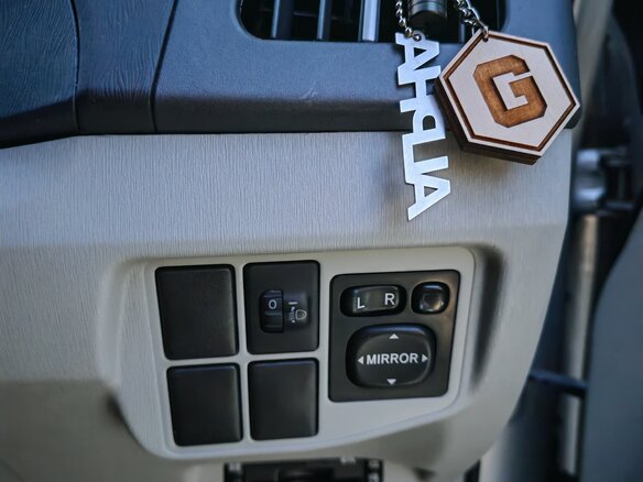 2009 Toyota Prius III (XW30), серый, 1200000 рублей - вид 13