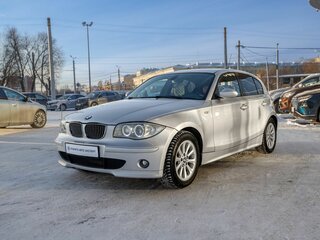 2005 BMW 1 серии 116i I (E81/E82/E87/E88), серебристый, 499000 рублей, вид 1