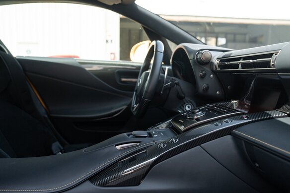 Купить б/у Lexus LFA 2010-2012 4.8 AMT (560 л.с.) бензин робот во ...