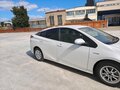 2020 Toyota Prius IV Рестайлинг (XW50), белый, 2750000 рублей - вид 9