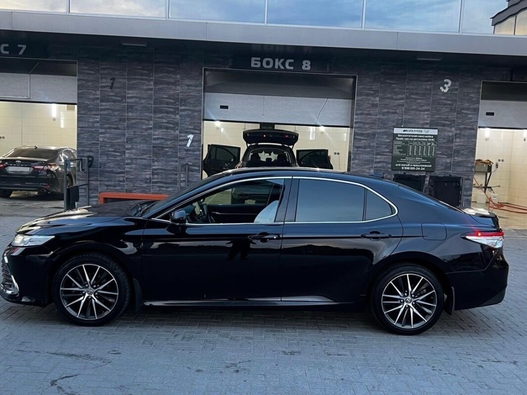 Купить б/у Toyota Camry VIII (XV70) Рестайлинг 2.5 AT (200 л.с.) бензин ...