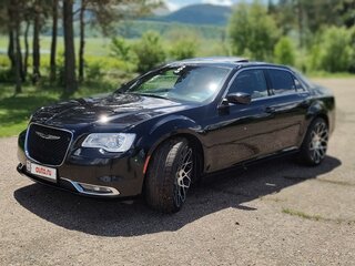 2017 Chrysler 300C II Рестайлинг, чёрный, 2500000 рублей, вид 1
