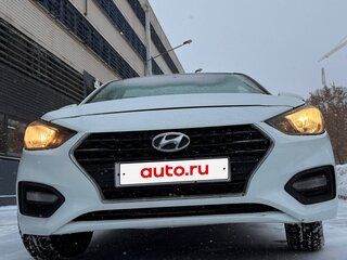 2019 Hyundai Solaris II, белый, 750000 рублей, вид 1