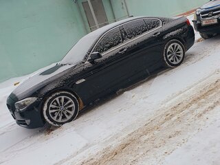 2013 BMW 5 серии 520i VI (F10/F11/F07), чёрный, 1380000 рублей, вид 1