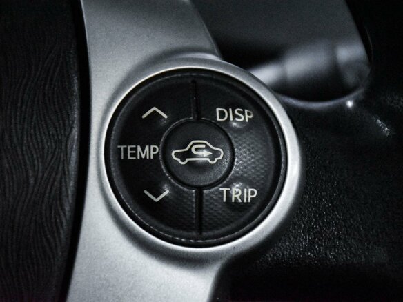 2012 Toyota Prius III Рестайлинг (XW30), серый, 1199000 рублей - вид 16