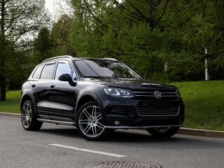 2013 Volkswagen Touareg II, чёрный, 3129000 рублей, вид 1