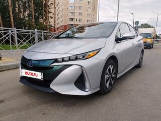 2018 Toyota Prius IV Рестайлинг (XW50), серебристый, 2300000 рублей, вид 1