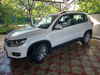 2012 Volkswagen Tiguan I Рестайлинг, белый, 1050000 рублей, вид 1