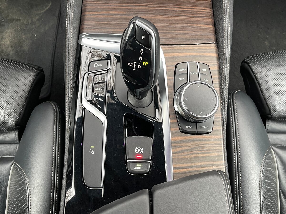 2018 BMW 5 серии 530d xDrive VII (G30/G31), чёрный, 3650000 рублей - вид 11