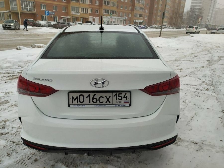2020 Hyundai Solaris II Рестайлинг, белый, 1100000 рублей - вид 12