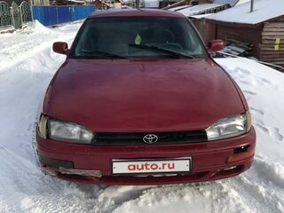 1991 Toyota Camry III (XV10), красный, 80000 рублей, вид 1