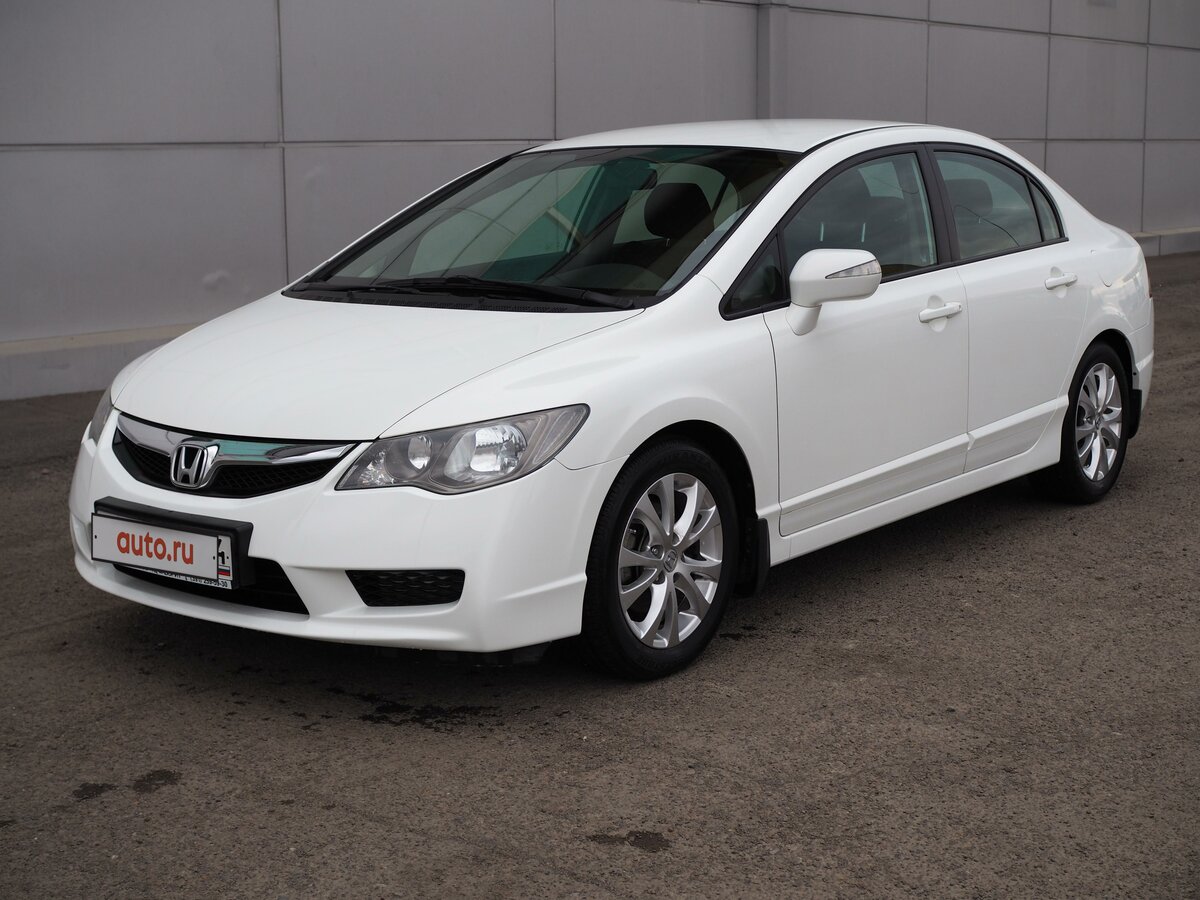 Honda Civic 8 седан белый