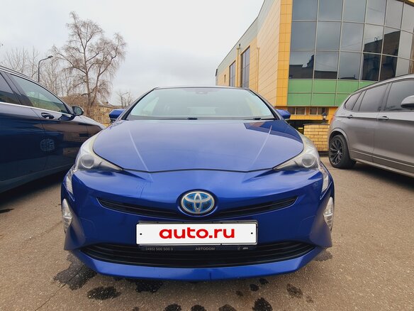 2016 Toyota Prius IV (XW50), синий, 1350000 рублей