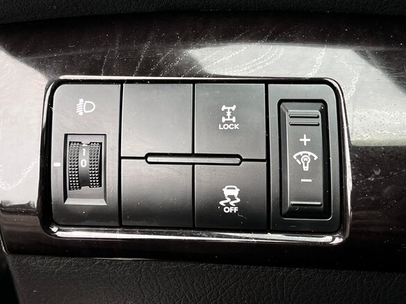 Купить б/у Kia Sorento II Рестайлинг 2.4 AT (175 л.с.) 4WD бензин ...