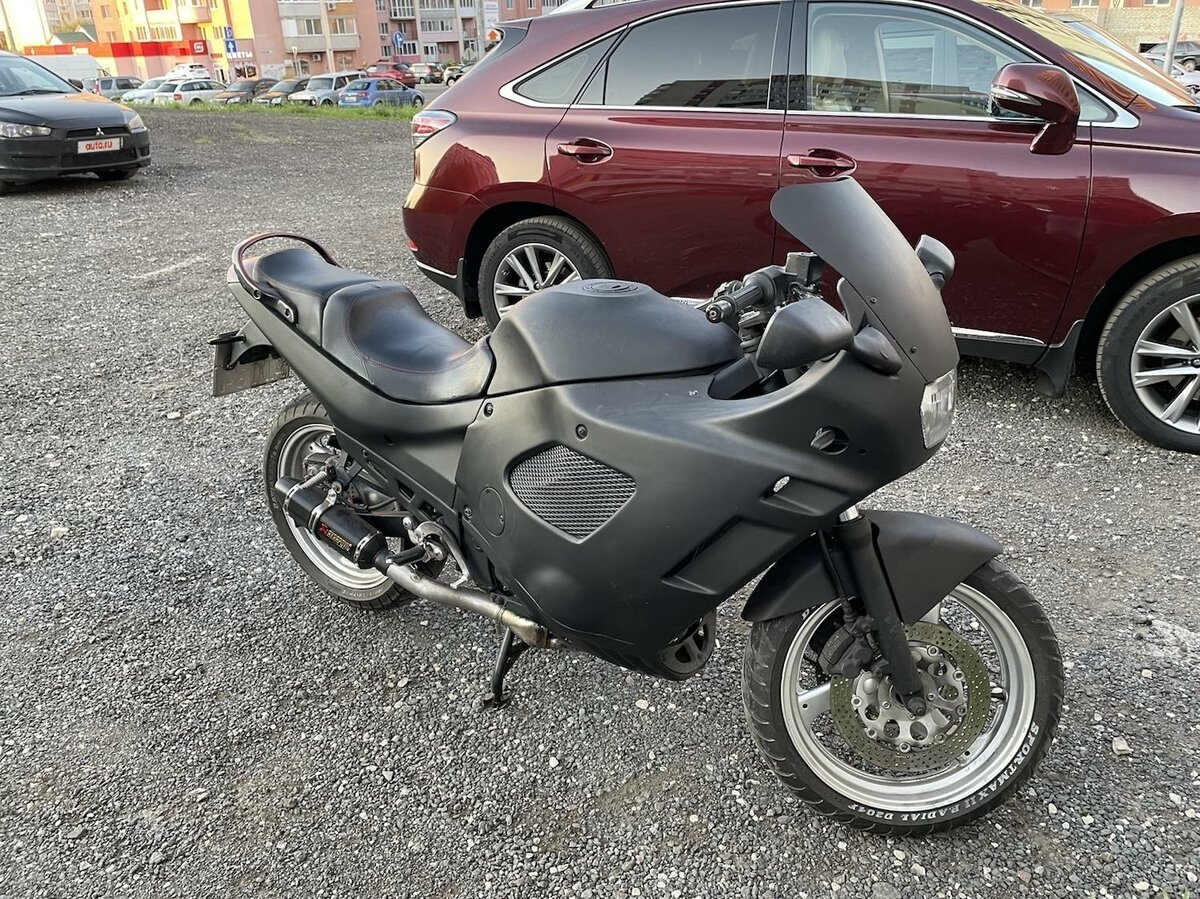 Suzuki gsx 400f katana