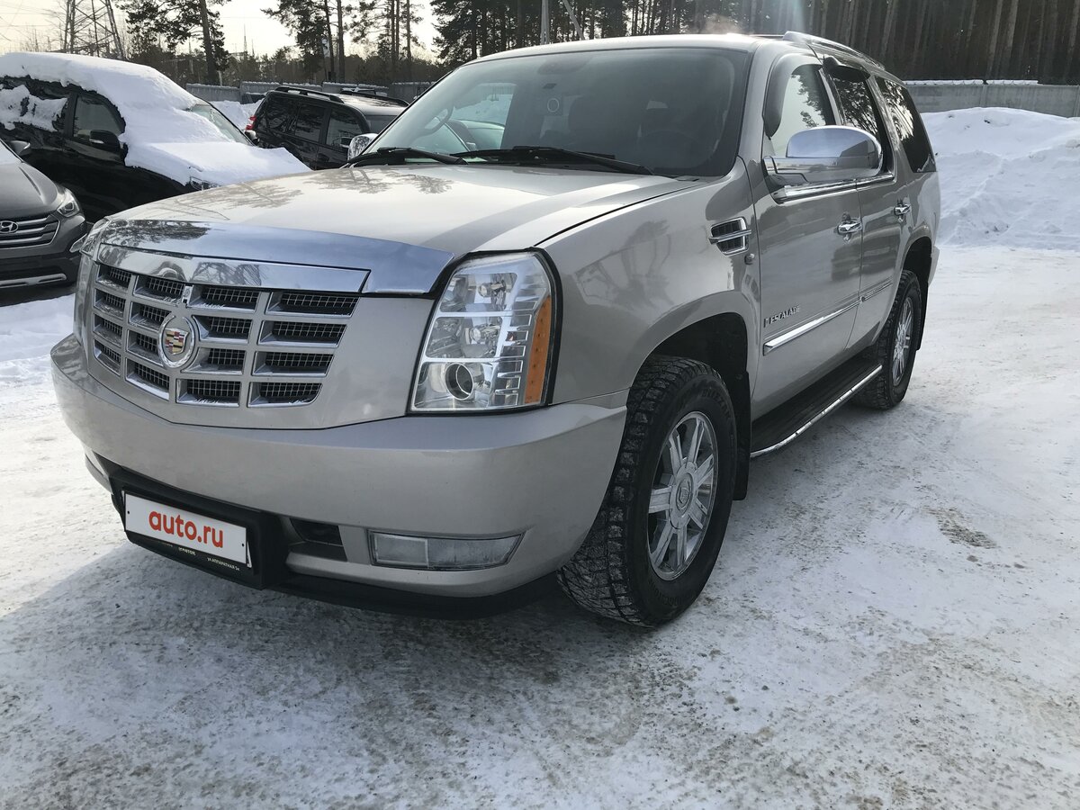 Купить б/у Cadillac Escalade III ESV 6.2 AT (409 л.с.) 4WD бензин ...