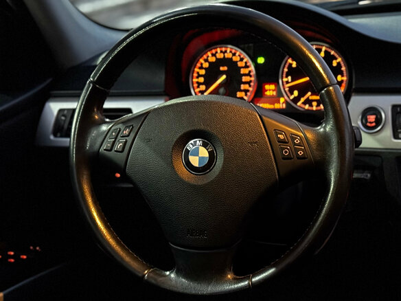 2011 BMW 3 серии 318i V (E90/E91/E92/E93) Рестайлинг, чёрный, 1159000 рублей - вид 23