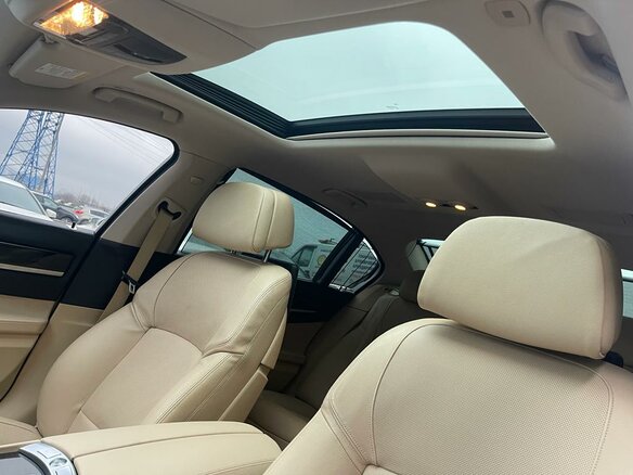 2012 BMW 7 серии 740Li xDrive V (F01/F02/F04) Рестайлинг, белый - вид 10