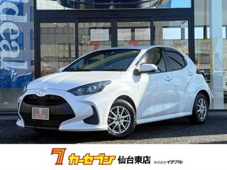 2021 Toyota Yaris IV, белый, 745000 рублей, вид 1