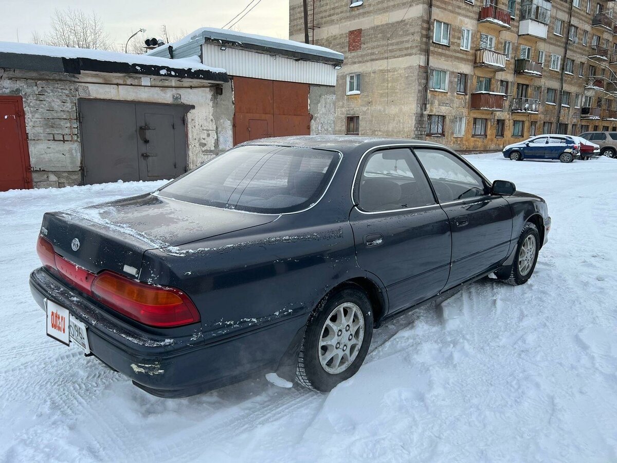 Тойота Виста 1993 года