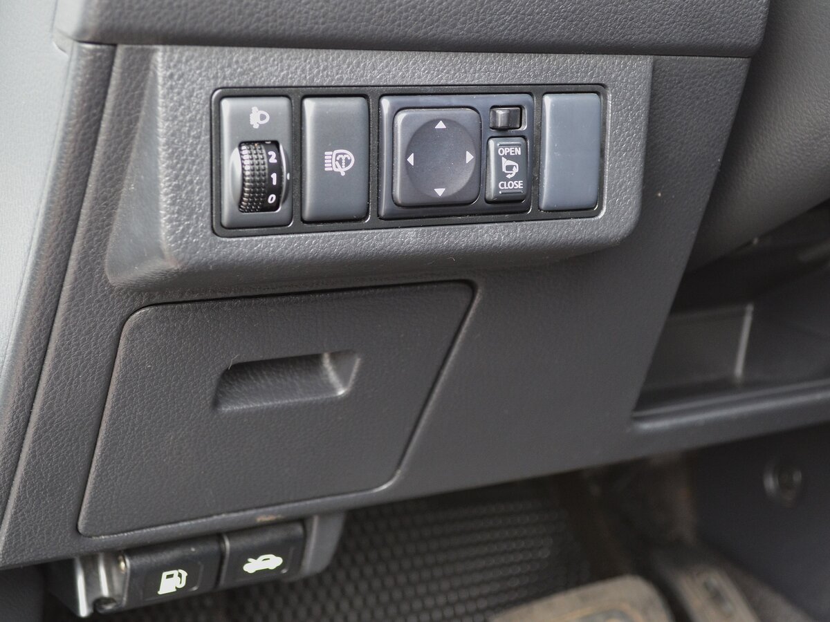 NISSAN TIIDA - фото 12