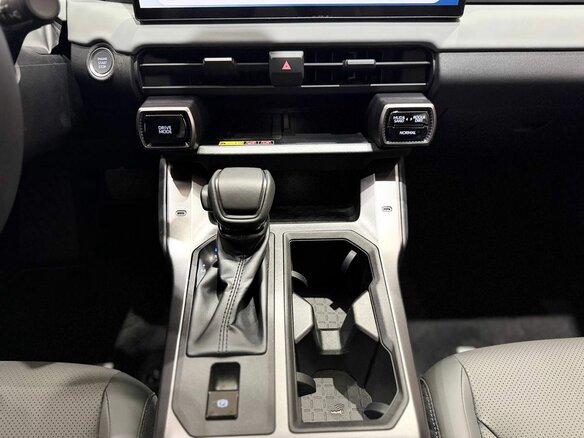 2026 Toyota RAV4 VI (XA60), белый, 4990000 рублей - вид 10