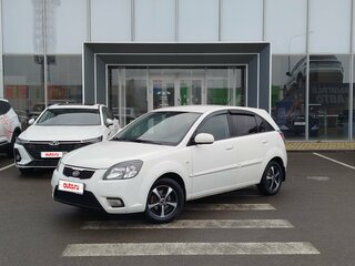 2010 Kia Rio II Рестайлинг, белый, 500000 рублей, вид 1