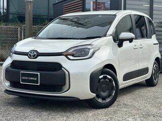 2022 Toyota Sienta III, белый, 1460000 рублей, вид 1