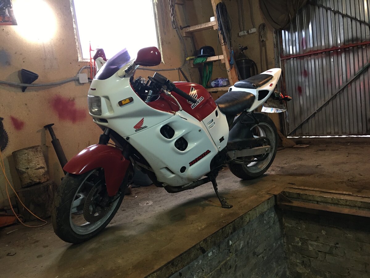 Honda cbr1000f 1990