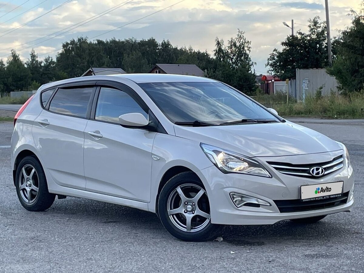Купить б/у Hyundai Solaris I Рестайлинг 1.4 AT (107 л.с.) бензин ...
