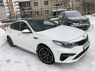 2019 Kia Optima IV Рестайлинг, белый, 2130000 рублей, вид 1