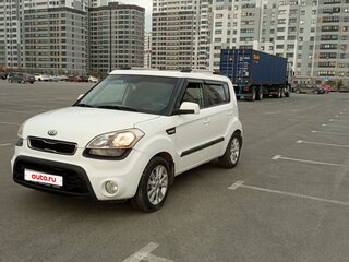 2013 Kia Soul II, белый, 900000 рублей, вид 1