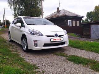 2010 Toyota Prius III (XW30), белый, 1150000 рублей, вид 1