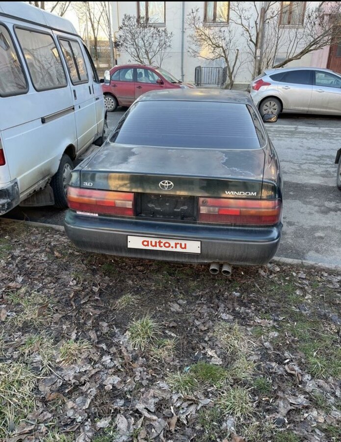 Зеленый тойота виндом