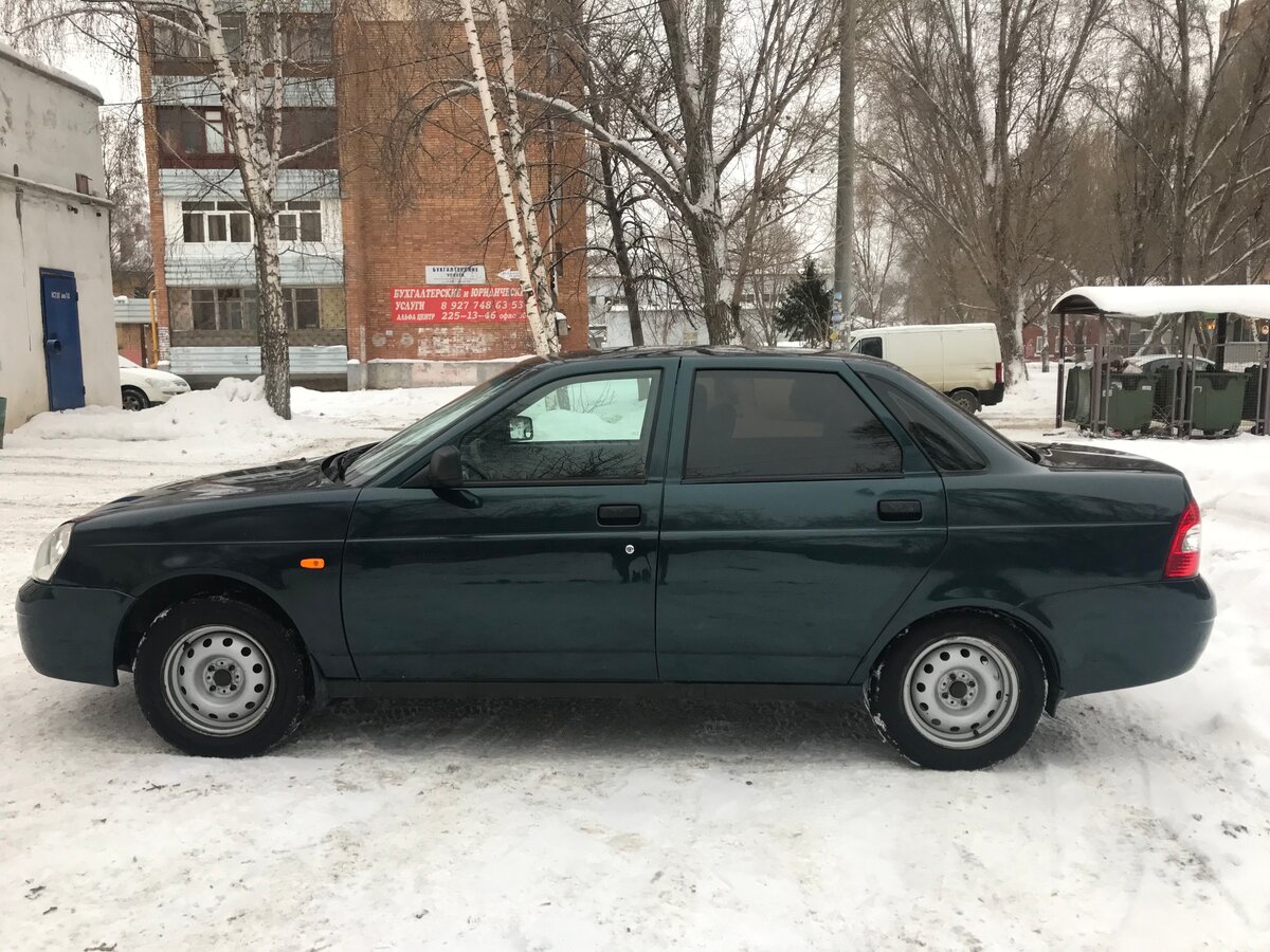 Лада Приора седан цвет ЦУНАМИ