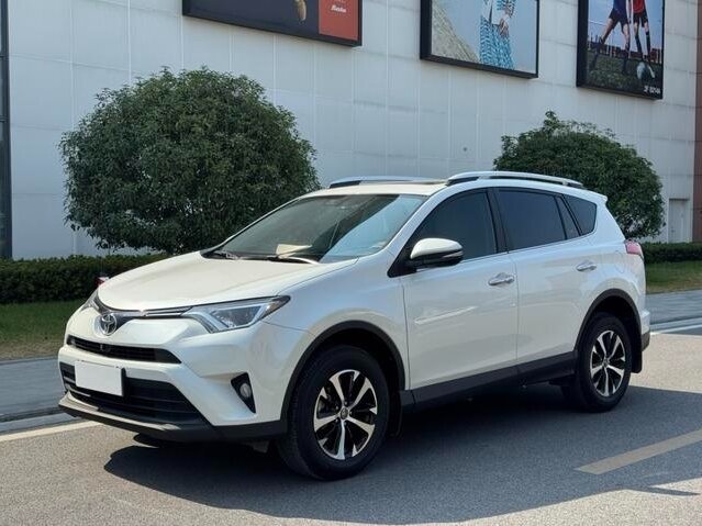 Toyota RAV4 IV (XA40) Рестайлинг