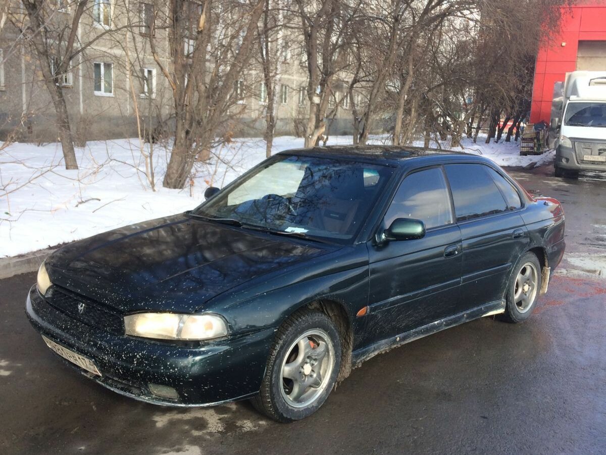 Зеленый субару легаси