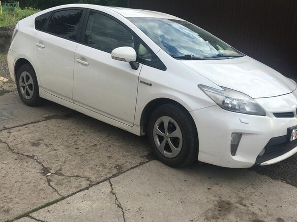 2012 Toyota Prius III Рестайлинг (XW30), белый, 1360000 рублей - вид 2