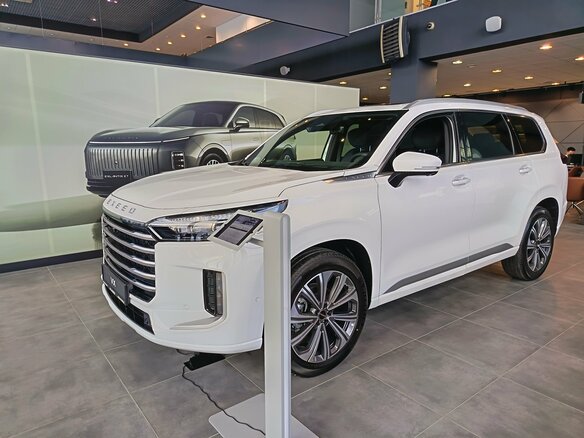 2025 Exeed VX I Рестайлинг, белый, 5190000 рублей - вид 6