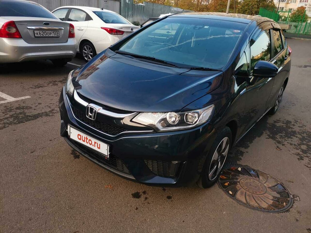 Купить б/у Honda Fit III 1.5hyb AMT (110 л.с.) гибрид робот в ...