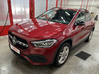 2020 Mercedes-Benz GLA 250 II (H247), красный, 3550000 рублей, вид 1